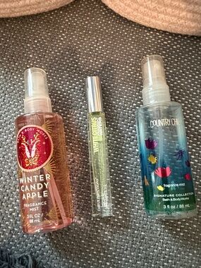 Bath & Body Works Winter Candy Apple + Country Chic Fragrance Mists